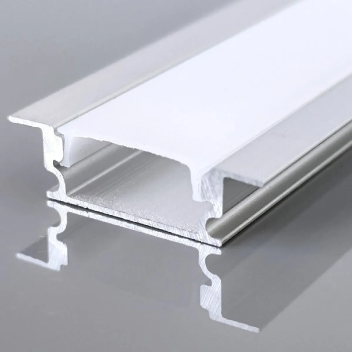 PROFIL INGROPAT DIN ALUMINIU CU DISPERSOR 2000*23,6*6,5 90° PLUS