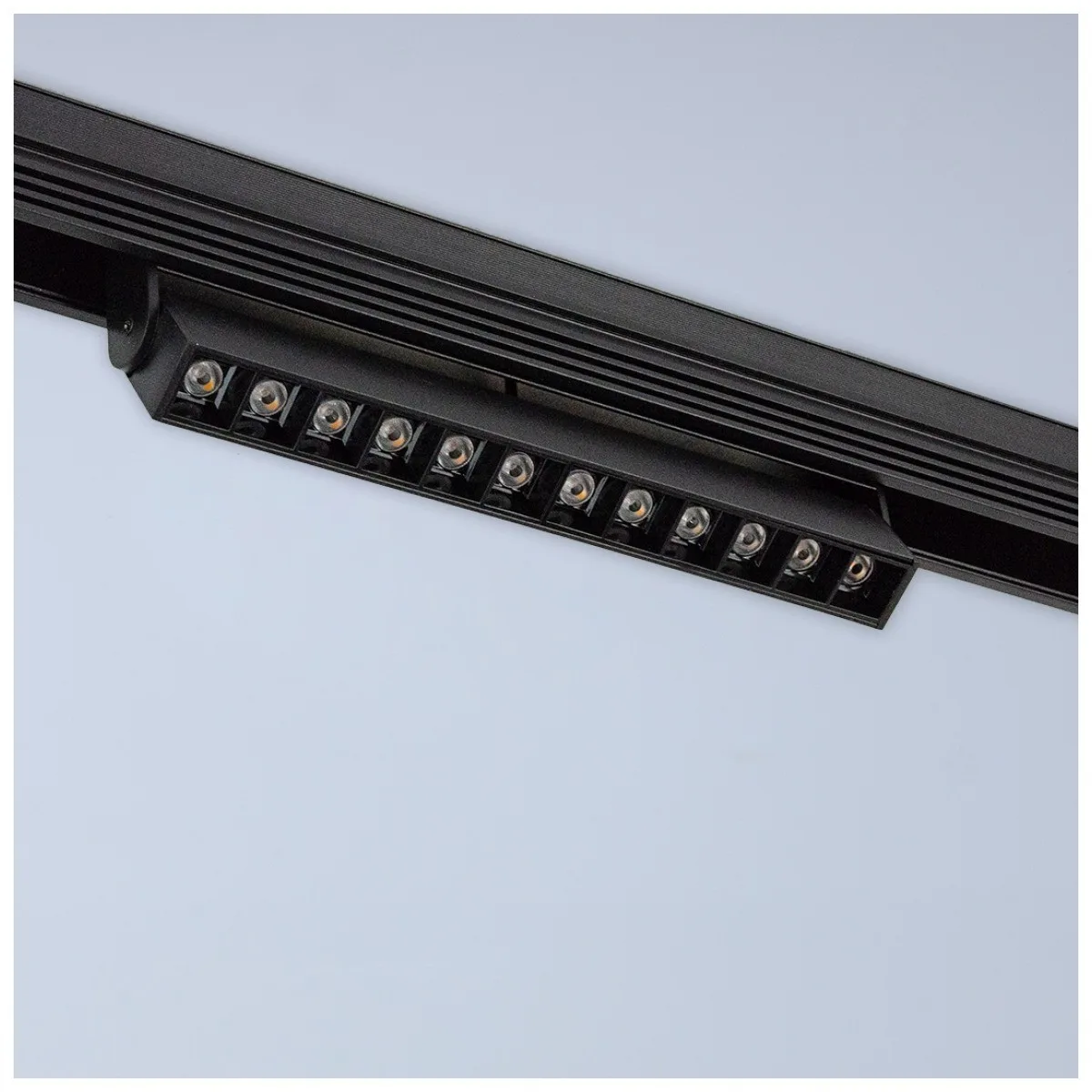 Spot LED sina magnetica Magneto 15W 4000K negru 1225lm Metsan
