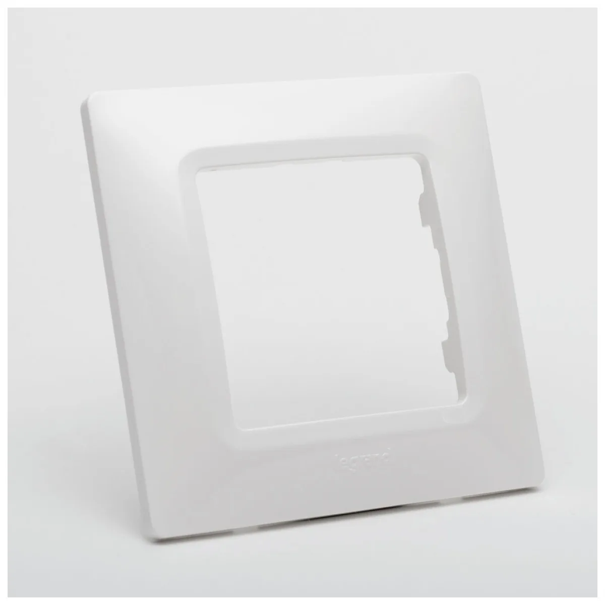 Rama 1 post alb Salbei Legrand, ornament modular