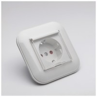 Priza Schuko 16A cu capac si protectie copii alb Loft - Ovivo - ambalaj