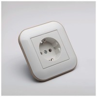 Priza Schuko 16A alb/Kraft, gama Loft - Ovivo - detaliu